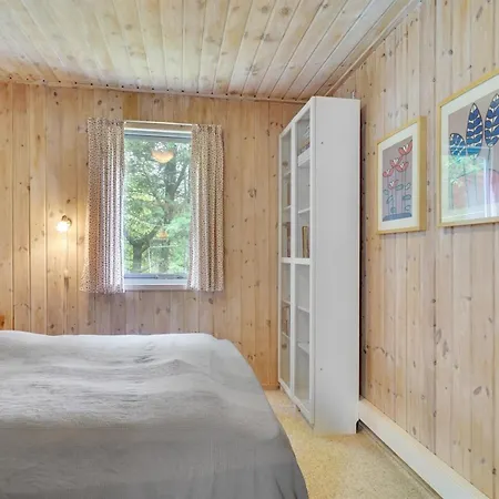 Ane - 1-7km From The Sea By Interhome