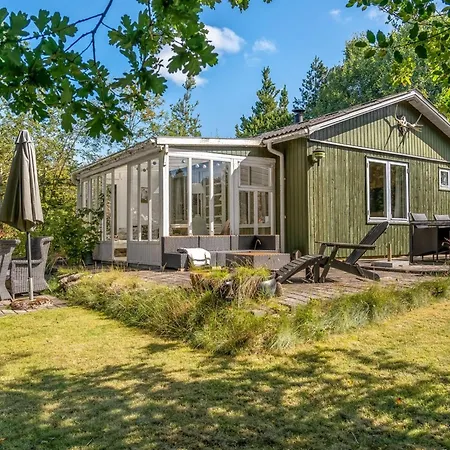 Ane - 1-7km From The Sea By Interhome