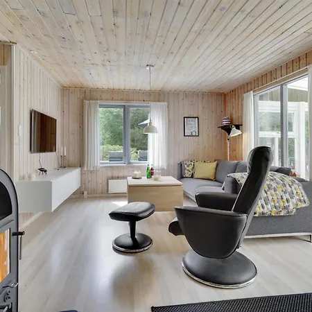 Ferienhaus Ane - 1-7km From The Sea By Interhome Hals