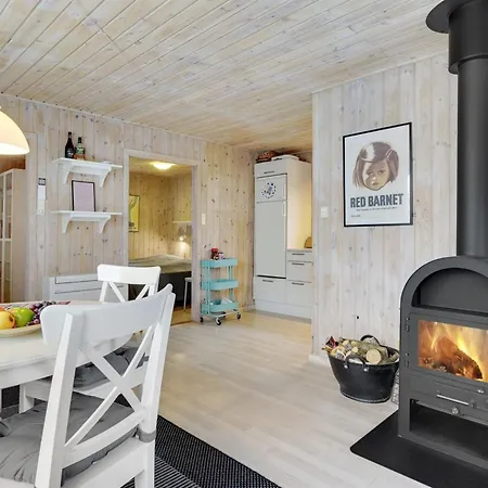 Ane - 1-7km From The Sea By Interhome